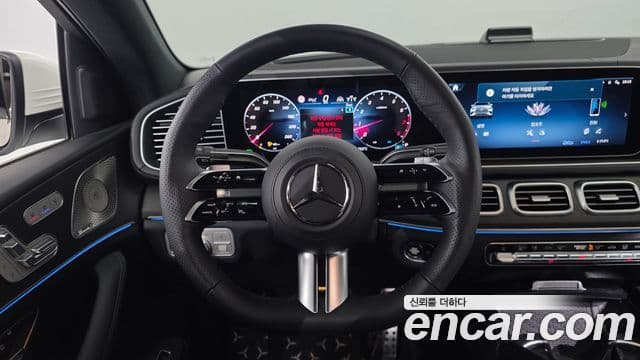 Mercedes-Benz GLE-Class 2025 — Photo 31/35