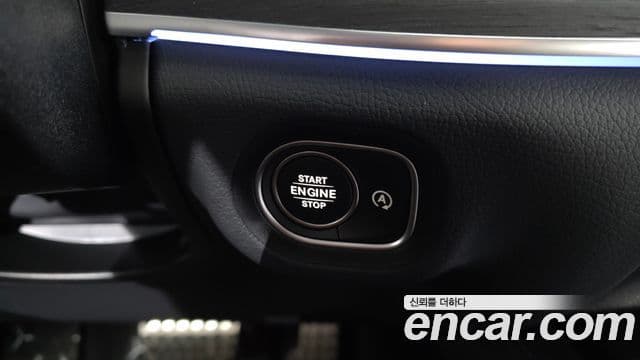 Mercedes-Benz GLE-Class 2025 — Photo 28/35