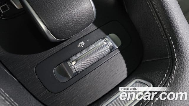 Mercedes-Benz GLE-Class 2025 — Photo 24/35
