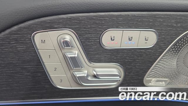 Mercedes-Benz GLE-Class 2025 — Photo 19/35