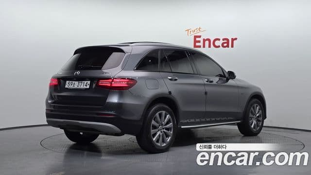 Mercedes-Benz GLC-Class 2018 — Şəkil 2/20
