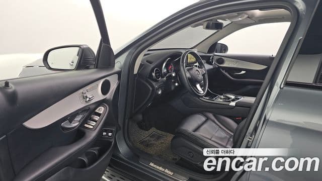 Mercedes-Benz GLC-Class 2018 — Şəkil 10/20