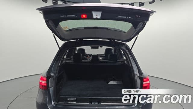 Mercedes-Benz GLC-Class 2018 — Şəkil 19/20