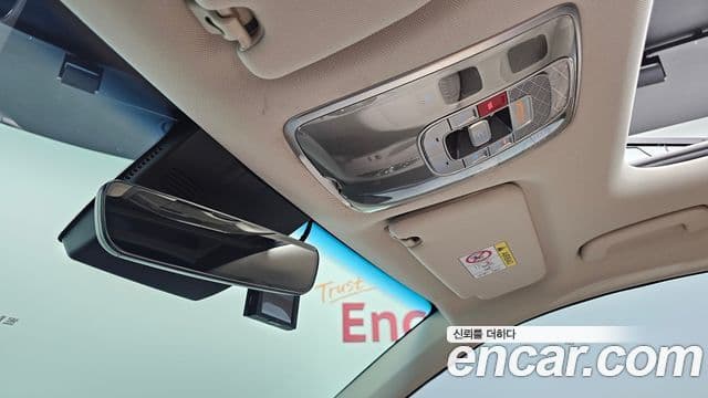 Genesis GV70 2021 — ფოტო 14/20