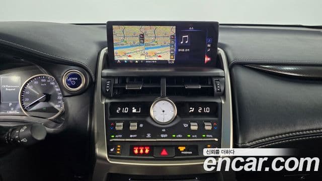 Lexus NX300h 2018 — Фото 15/20