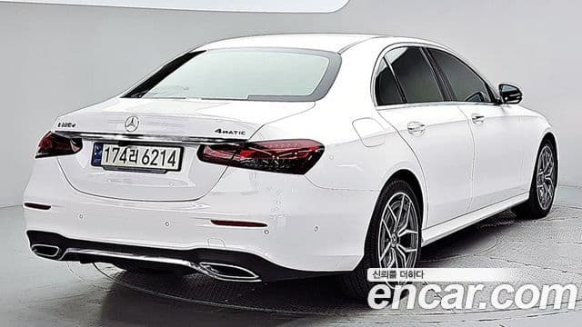 Mercedes-Benz E-Class 2021 — ფოტო 1/20