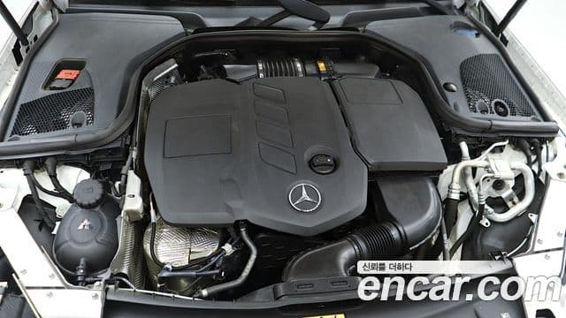 Mercedes-Benz E-Class 2021 — ფოტო 5/20