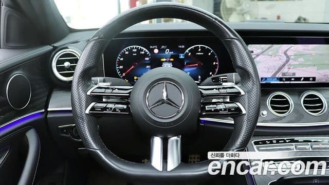 Mercedes-Benz E-Class 2021 — ფოტო 16/20