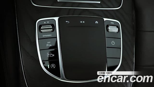 Mercedes-Benz E-Class 2021 — ფოტო 18/20