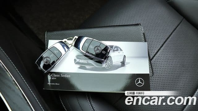 Mercedes-Benz E-Class 2021 — ფოტო 19/20