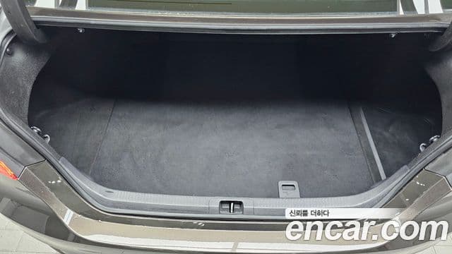 Toyota Camry 2018 — ფოტო 24/32