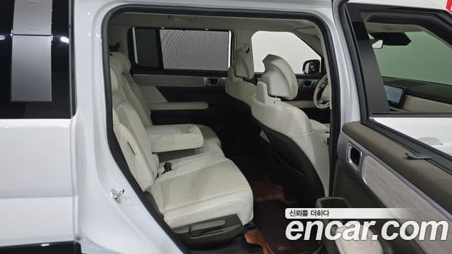 Hyundai Santa Fe 2023 — Şəkil 11/20