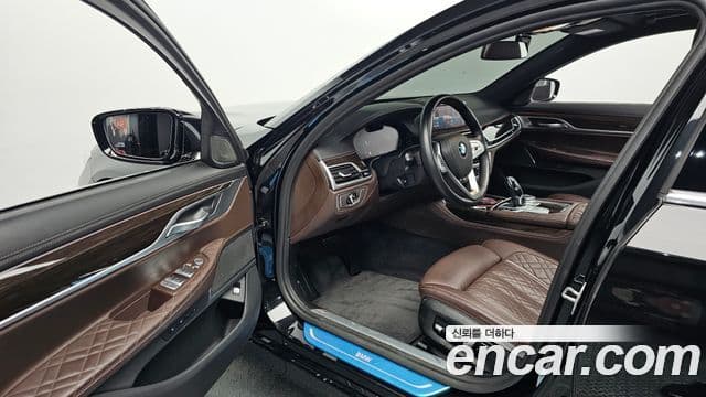BMW 7 Series 2020 — фото 10 из 20