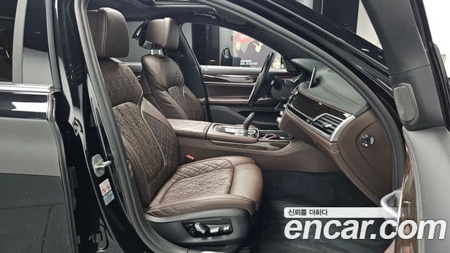 BMW 7 Series 2020 — ფოტო 11/20