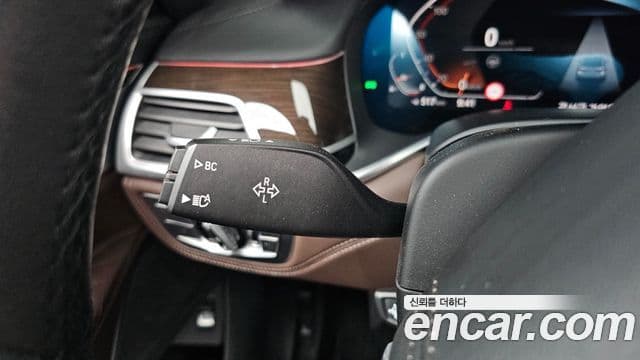 BMW 7 Series 2020 — ფოტო 16/20