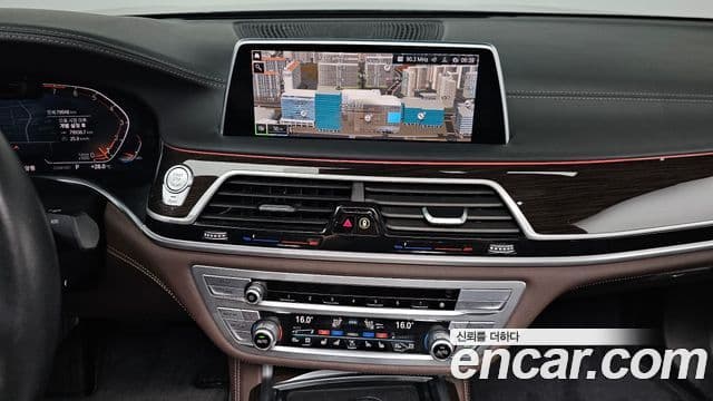 BMW 7 Series 2020 — ფოტო 17/20