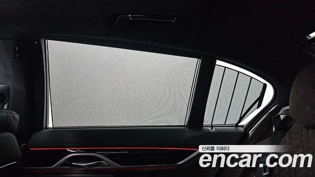 BMW 7 Series 2020 — ფოტო 25/36