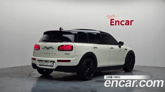 Mini Cooper Clubman 2019 — Фото 1/20