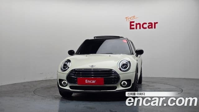 Mini Cooper Clubman 2019 — Фото 2/20