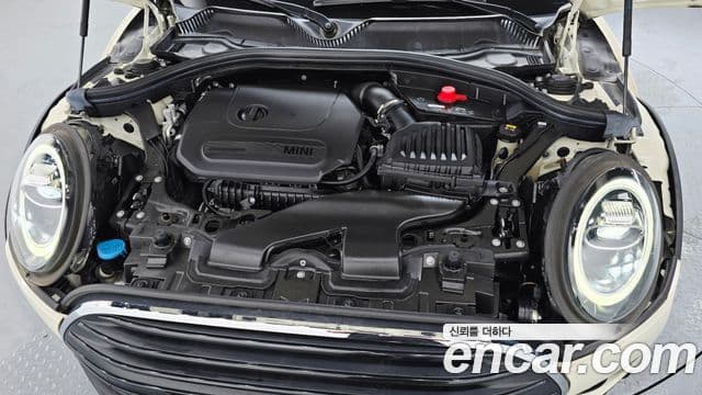 Mini Cooper Clubman 2019 — Фото 5/20