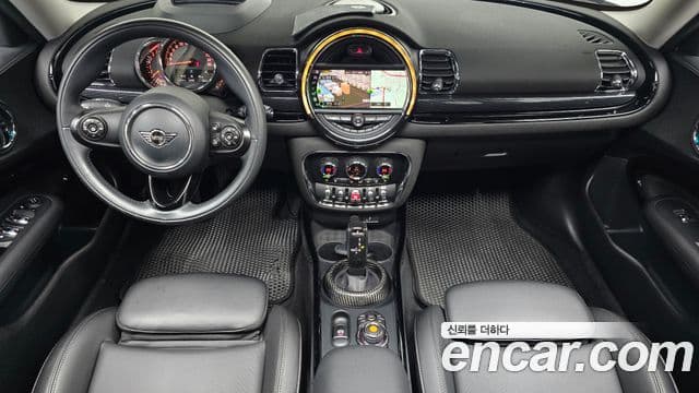Mini Cooper Clubman 2019 — Фото 10/20