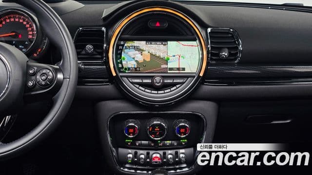 Mini Cooper Clubman 2019 — Фото 12/20