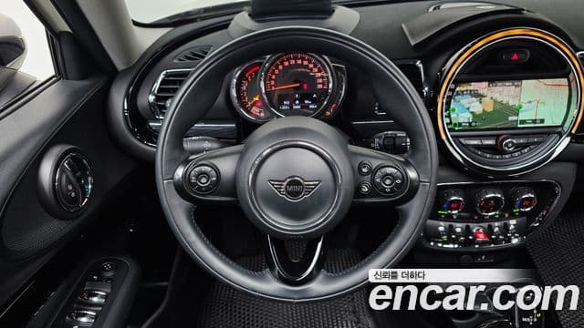 Mini Cooper Clubman 2019 — Фото 13/20