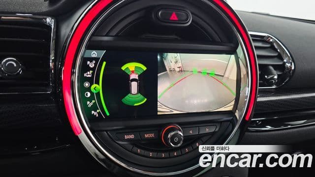 Mini Cooper Clubman 2019 — Фото 14/20