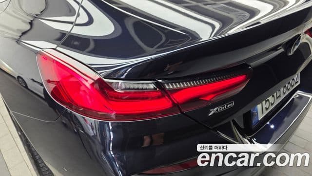 BMW 8 Series 2021 — Photo 20/31