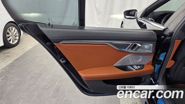 BMW 8 Series 2021 — Photo 9/31