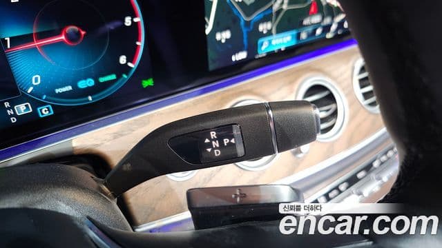 Mercedes-Benz E-Class 2023 — Şəkil 9/20