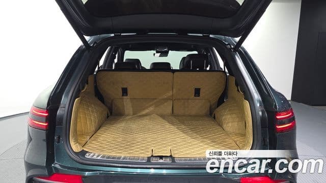Genesis GV70 2021 — ფოტო 31/38
