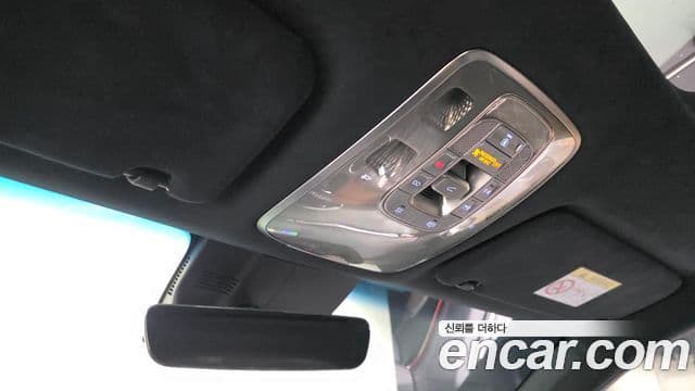 Genesis GV70 2021 — ფოტო 24/38
