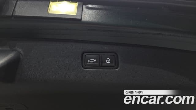 Genesis GV70 2021 — ფოტო 17/38