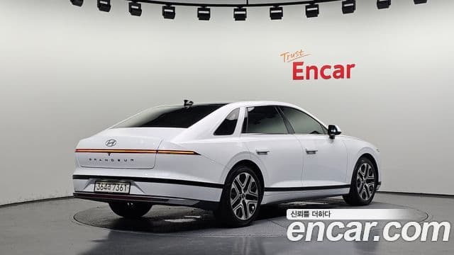 Hyundai Grandeur 2023 — Şəkil 2/20