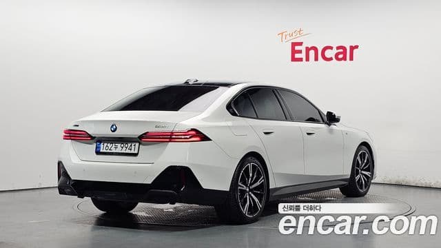 BMW 5 Series 2025 — ფოტო 2/20