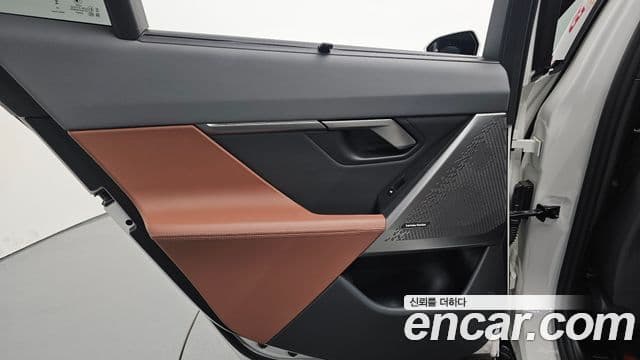 BMW 5 Series 2025 — Photo 18/34