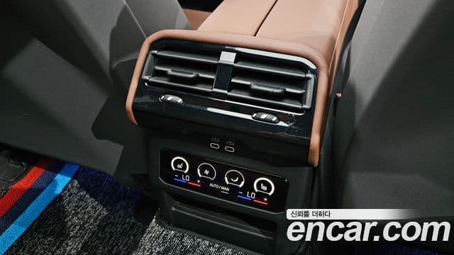 BMW 5 Series 2025 — Photo 30/34