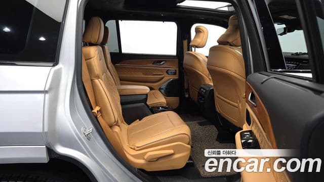 Jeep Grand Cherokee 2021 — Şəkil 13/20