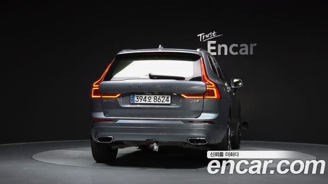 Volvo XC60 2019 — ფოტო 4/20
