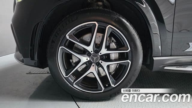 Mercedes-Benz GLE-Class 2022 — Фото 5/20