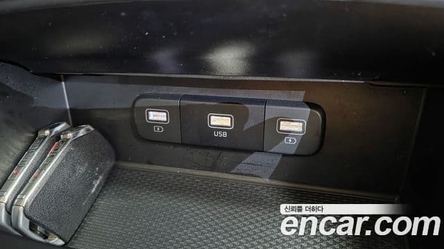 Kia Carnival 2022 — ფოტო 14/20