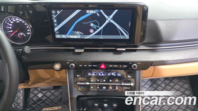 Kia Carnival 2022 — ფოტო 15/20