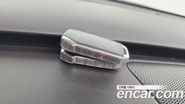 Kia Carnival 2022 — фото 18 из 20