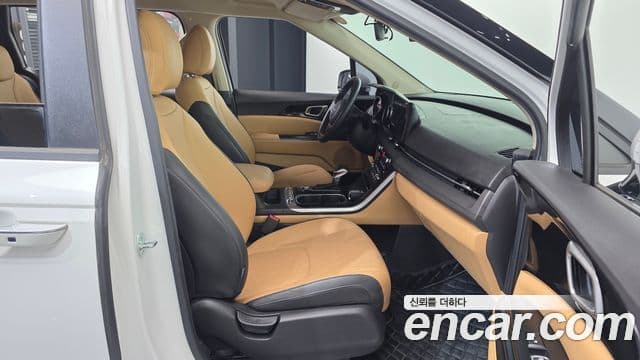 Kia Carnival 2022 — ფოტო 27/37