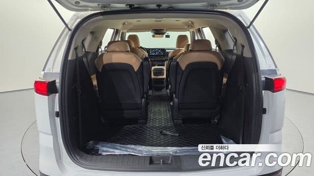 Kia Carnival 2022 — ფოტო 12/37