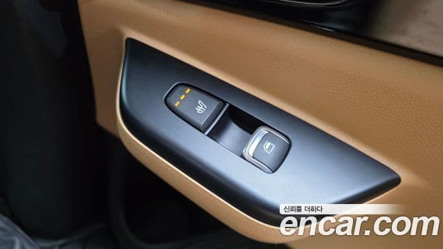 Kia Carnival 2022 — ფოტო 23/37