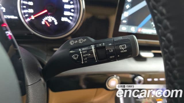 Kia Carnival 2022 — ფოტო 11/37
