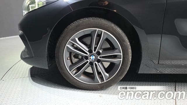 BMW 1 Series 2021 — ფოტო 5/20