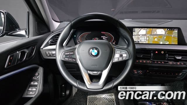 BMW 1 Series 2021 — ფოტო 13/20